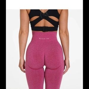 NVGTN Crimson Seamless Leggings